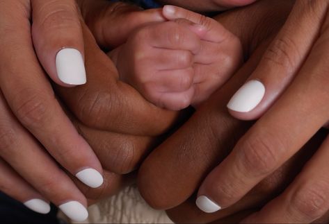 Black family photoshoot Happy Family Aesthetic Black, Babysitting Aesthetic Black, Black Family Vision Board, Black Motherhood Aesthetic Faceless, Black Family Gathering Aesthetic, Mixed Family Aesthetic, Family Aesthetic Black, Adopted Aesthetic, Young Black Family Goals