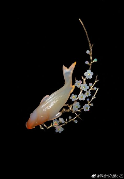 Lalique Jewelry, Fish Jewelry, Chinese Jewelry, Art Nouveau Jewelry, Ancient Jewelry, Nature Inspired Jewelry, Jewelry Lookbook, Themed Jewelry, Jade Jewelry