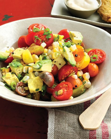 Corn And Avocado Salad, Amazing Salads, Corn Avocado Salad, Side Salad Recipes, Fruit And Veggies, Avocado Salad Recipes, Vegetable Side Dishes Recipes, Diner Recept, Salad Ideas