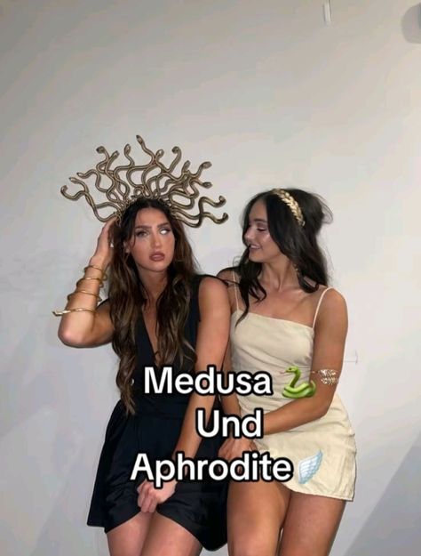 Zeus And Aphrodite Costume, Halloween Costumes Revealing, Medusa Duo Costume, Aphrodite Costume Aesthetic, Aphrodite And Medusa Costume, Medusa And Athena Costume, Athena And Medusa Costume, Medusa And Aphrodite Costume, Greek Godesses Costume Halloween