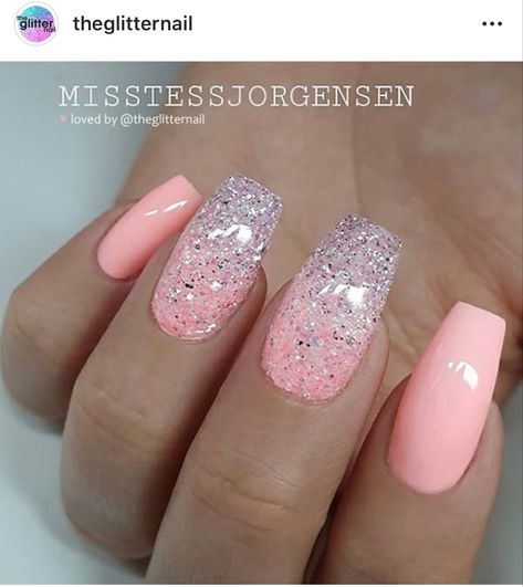 Salmon Pink Glitter Cheer Nails, Peachy Nails, Ombre Gel Nails, Pale Pink Nails, Ombre Nail Art Designs, Cute Nail Colors, 2024 Nails, Glamour Nails, French Tip Acrylic Nails