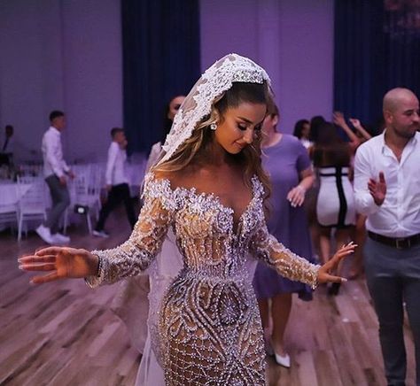 Albina Dyla Dresses That Will Blow Your Mind - KAYNULI Vintage Simple Wedding Dress, Albina Dyla, Albanian Wedding, Simple Lace Wedding Dress, Lace Wedding Dress Vintage, Lace Vintage, Dream Wedding Ideas Dresses, Stunning Wedding Dresses, Couture Wedding