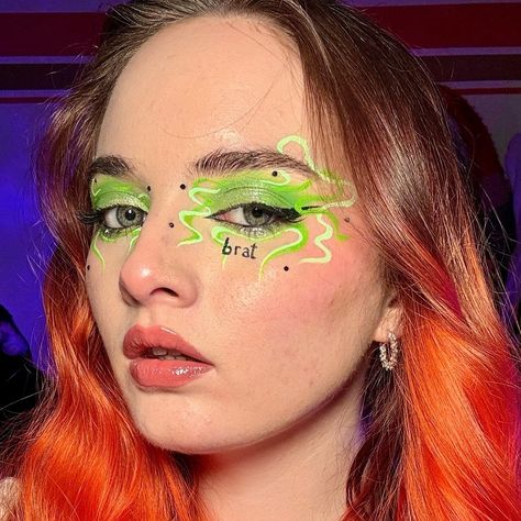 I realised I never posted the photos from this look hehe💚🖤 brat summer makeup pt 2 Using @glisten_cosmetics wet liner in key lime and cola (code EVADOESMAKEUPP for 20% off💸) Pastel green liner from a brand that no longer exists @plouise_makeup_academy base in green with envy (code EVADOESMAKEUPP for 15% off💸) @bperfectcosmetics carnival palette #brat #bratcharlixcx #charlixcx #bratsummer #creativemakeup #smallcreator #bratmakeup #greenmakeup #greenliner #graphicliner #graphiclinerinspo ... Brat Summer Makeup, Lime Costume, Brat Makeup, Lime Green Makeup, Sweat Tour, Glisten Cosmetics, Plouise Makeup, Brat Summer, Plouise Makeup Academy