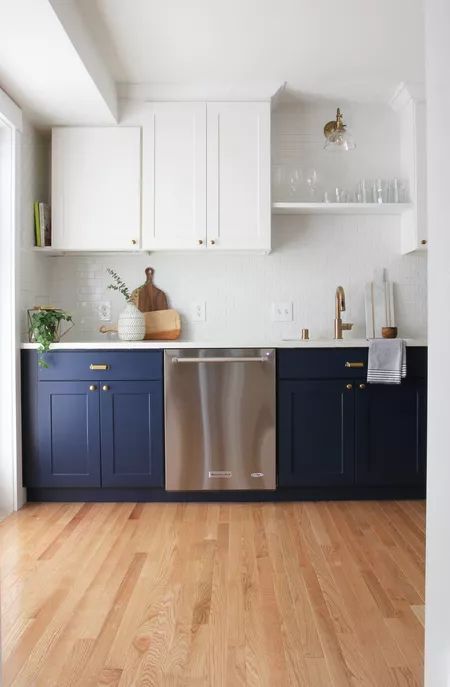 Navy Kitchen Cabinets, Navy Blue Kitchen Cabinets, Navy Kitchen, Серая Кухня, Cheap Kitchen Cabinets, Budget Kitchen Remodel, Blue Kitchen Cabinets, Kitchen Cabinet Remodel, Blue Cabinets