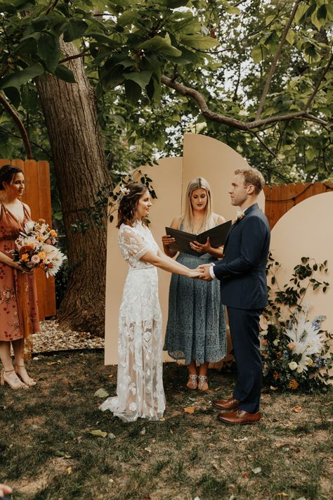 Real Backyard Wedding, Wedding Reception On Gravel, Minimalist Backyard Wedding, Outdoor Fall Micro Wedding, Backyard Wedding Ideas Ceremony, Wedding Ceremony On Gravel, Backyard Ceremony Ideas, Small Intimate Wedding Ceremony Outdoors, Casual Backyard Wedding Reception