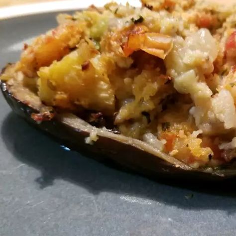 Stuffed Eggplant, Basil Recipes, Seasoned Bread Crumbs, Harvest Recipes, Eggplant Recipes, Red Sauce, Mushroom Recipes, Green Salad, Parmesan Cheese