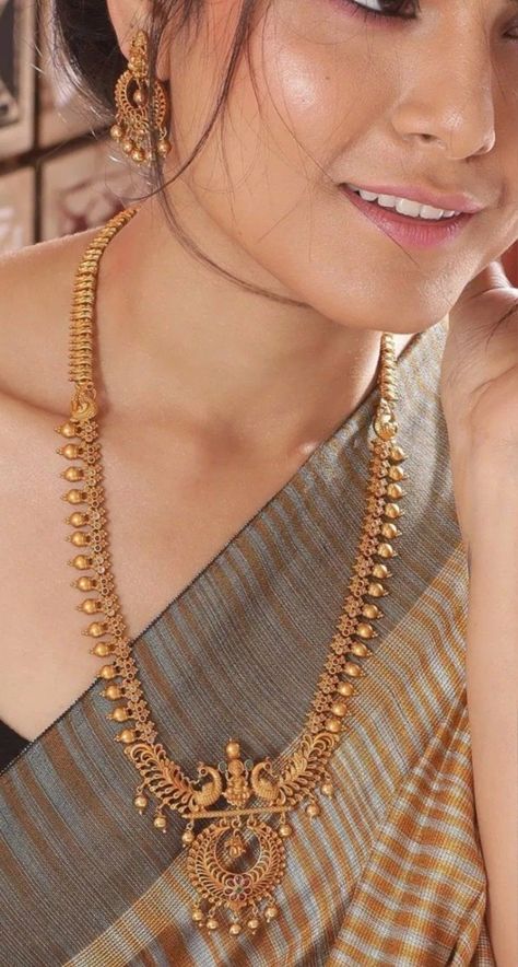 Haram Designs, Gold Necklace Indian, Gold Necklace Indian Bridal Jewelry, Chandbali Earrings, Bangles Design, Necklace Ideas, Wedding Jewellery Collection, Gold Bride Jewelry, Gold Jewelry Simple