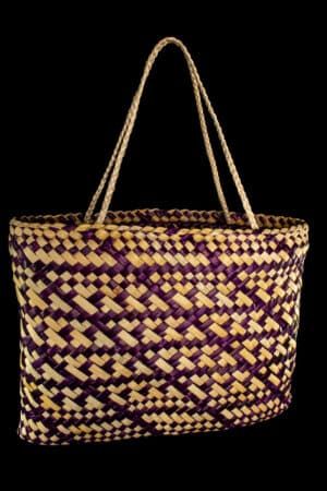 Traditional Weaving Shoulder Bag For Festival, Korowai Tribe, Maori Hangi Food, Flax Bag, Kete Whakairo, Te Reo Maori Resources, Māori Culture, Rotorua, Maori Art