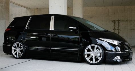 2015 Toyota Estima Toyota Estima Modified, Honda Oddysey, Toyota Concept Car, Toyota Van, Car Modified, Hallway Cabinet, Toyota Previa, Dream Cars Jeep, Mini Bus