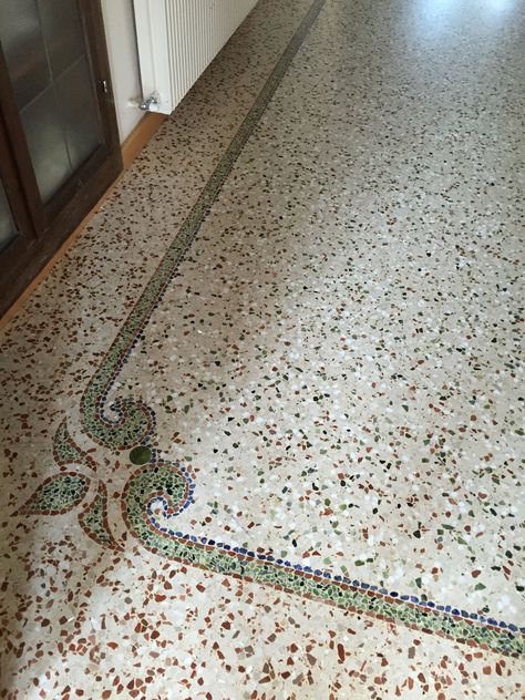 Chips Floor Design, Terrazzo Floor Design, Terrazo Flooring, Terazzo Floor, Floor Pattern Design, Terrazzo Design, Dutch House, Natural Flooring, Terrazzo Tiles