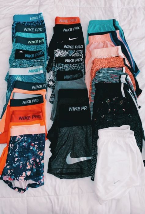 Cute Nike Outfits, Nike Pro Women, Pastel Outfit, Cute Lazy Outfits, Lazy Outfits, Outfit Jeans, Cute Comfy Outfits, Teenager Outfits, Sporty Outfits