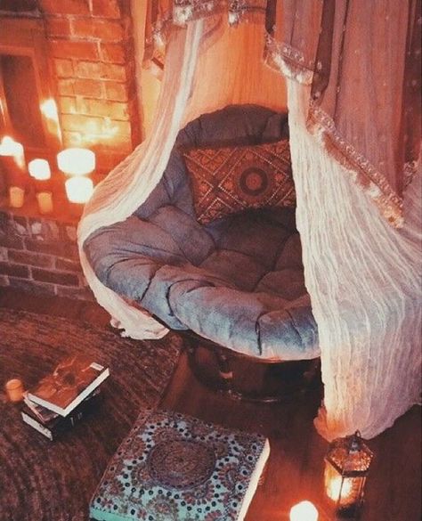 Set the mood for reading with faux candles near a big comfy chair. Big Comfy Chair, Interior Boho, Smart Tiles, Small Bedrooms, Decor Ikea, Room Goals, Room Deco, Deco Boheme, Bohol