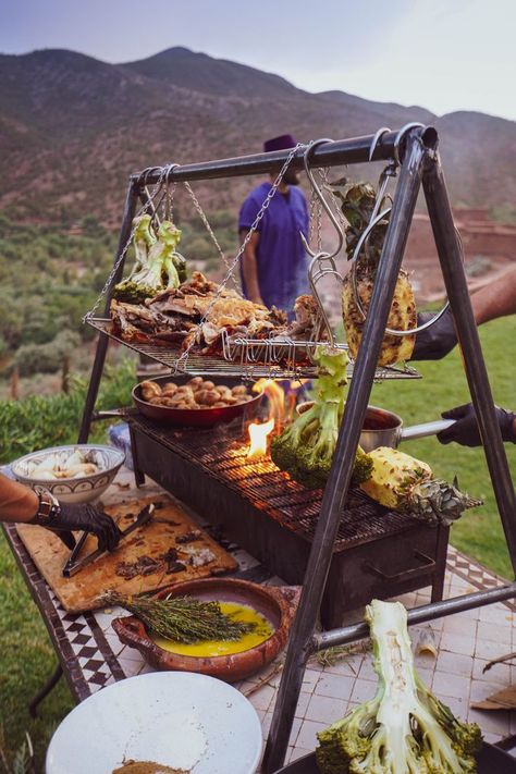 Celebrating your events with us in marrakech Firewood Cooking, Fire Pit Food, Steel Decor, Cooking Over Fire, Fire Pit Cooking, Open Fire Cooking, Bbq Catering, Catering Display, Outdoor Bbq Kitchen