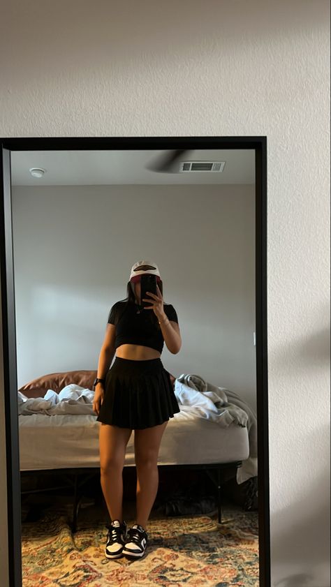 Low Dunks With Skirt, Nike Dunk Skirt Outfit, Dunk Outfit Women, Black Tennis Skirt Outfit, Drinking Outfit, Dunk Panda, Day Drinking Outfit, Panda Outfit, Dunk Outfit