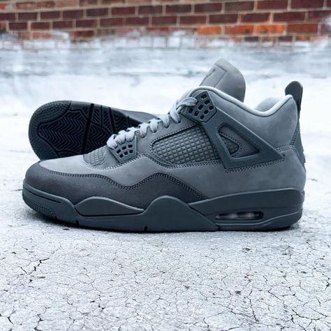 The raffle for the Air Jordan 4 Retro SE “Wet Cement” starts today! Bring your concrete dreams to life in an ‘89 classic. Soft suede pairs with smooth leather and molded plastic overlays to give these sneakers a futuristic look. Of course, an icon like this doesn’t need much of an overhaul, so Nike kept the AJ4’s signature floating eyestays and mesh-inspired side panels. Raffle & Rules at the top of PufferReds.com #PufferReds #PufferRedsWayne #SummerStyle #sneakers #summerstyle #mensfashi... Jordan Iv, Air Jordan Iv, Custom Kicks, Jordan 4s, Air Jordan 4, Air Jordan 4 Retro, On The Moon, Soft Suede, Trend Setter