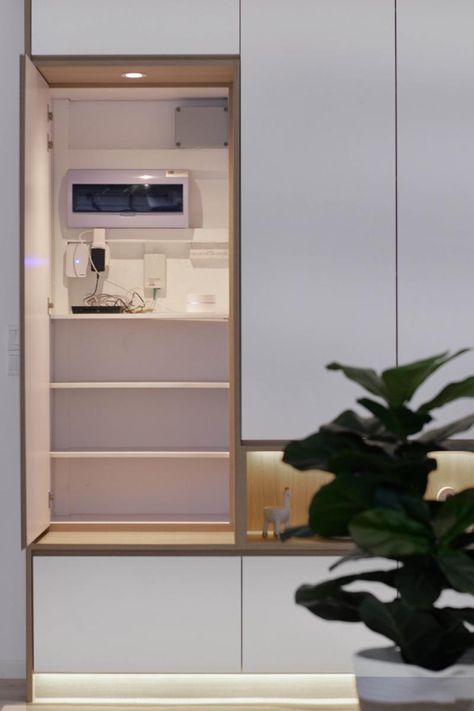 How to Hide Rooms, Storage and More with ‘Invisible’ Doors | Qanvast Living Room Storage Wall, Tv Feature Wall, Huge Design, Invisible Doors, Sleek Cabinet, Living Room Arrangements, Hidden Rooms, Hidden Door, Floor Layout