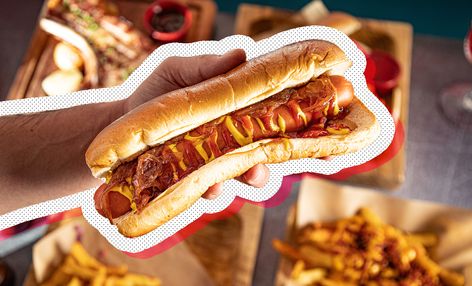 The 10 Best Hot Dogs in the USA | Travel Magazine Grilled Bratwurst, Hot Dog Restaurants, Best Hot Dogs, Hot Dog Party, Chicago Hot Dog, Gourmet Hot Dogs, Applewood Bacon, Hot Dog Toppings, Jalapeno Sauce