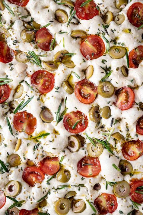 Tomato Olive Focaccia, Foccacia Bread Tomato, Holiday Foccacia Bread, Olive Foccacia Bread, Focaccia Flavors, Focaccia Recipes, Olive Focaccia, Veg Crispy, Foccacia Recipe