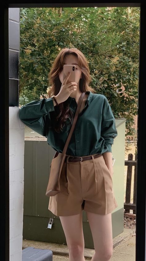 Simple Casual Outfits, Casual Work Outfits Women, Korean Outfit Street Styles, Casual College Outfits, Relaxed Outfit, Casual Day Outfits, Tomboy Style Outfits, Quick Outfits, Korean Fashion Trends