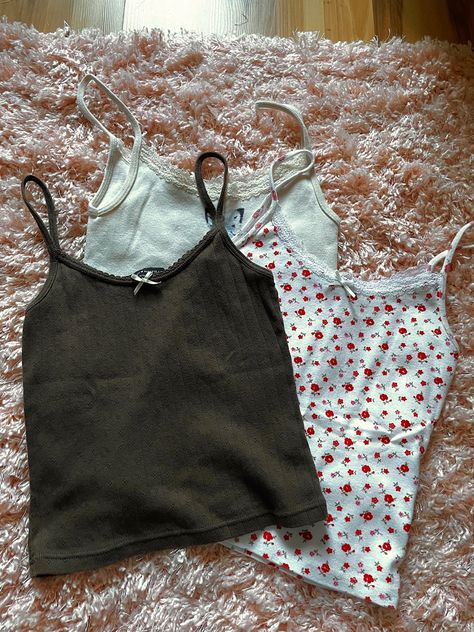 Brandy Melville Tops Tanks, Gina Top Outfit, Brandy Melville Shirts & Tops, Brandy Melville Tank Top Outfit, Brandy Collection, Brandy Melville Gina Top, Thrifting Manifestation, Brandi Melville, Monkey Christmas