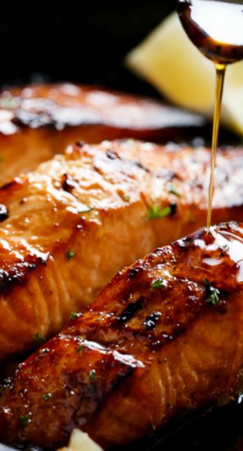 BROWNED BUTTER HONEY GARLIC SALMON Honey Garlic Salmon, Grilled Salmon Recipes, Butter Salmon, Garlic Salmon, Butter Honey, Browned Butter, Salmon Dishes, Fish Dinner, Honey Garlic