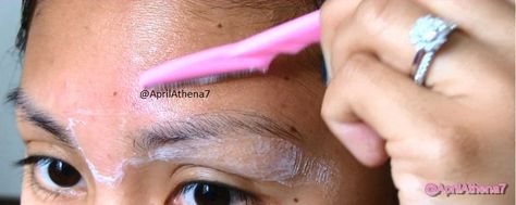 How to Use a Brow Razor to Arch, Groom, Shape EYEBROWS! ~ ✿ APRILATHENA7✿ http://www.aprilathena7.blogspot.com/2012/12/how-to-use-brow-razor-to-arch-groom.html Brow Razor, Eyebrow Arch, Beauty Diy Skincare, Shape Eyebrows, Arched Eyebrows, Eyebrow Razor, Acne Breakout, Perfect Eyebrows, Diy Skincare