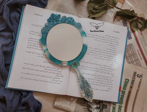 Resin art Resin Mirror Resin Mirror Frame, Mirror Resin, Resin Art Mirror Frame, Resin Hand Mirror, Rehal Quran Resin, Hand Mirror, Resin Art, Art Diy, Mirror