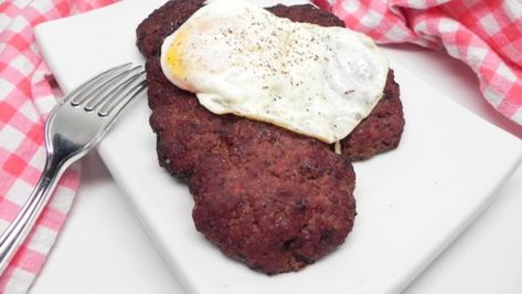 For a healthier option, this simple homemade pork breakfast sausage is baked instead of fried, plus there's no grease splatter making for minimal cleanup. Baked Breakfast Sausage, Oven Baked Breakfast, Pork Breakfast, Breakfast Sausage Recipe, Pork Breakfast Sausage, Homemade Breakfast Sausage, Baked Breakfast, Homemade Sausage Recipes, Breakfast Sausage Recipes