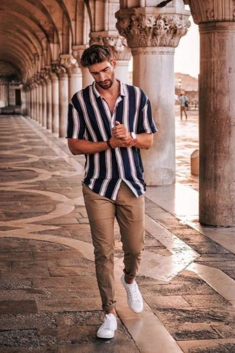 Las Vegas Men Outfit, Mens Vegas Outfits, Vegas Outfit Men, Las Vegas Outfit Men, Chino Men, Mens Clothing Trends, Las Vegas Outfit, Man Dressing Style, Mens Summer Outfits