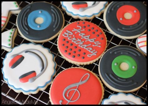 Vinyl Record Cookies Decorated, Record Cookies, Rock And Roll Cookies, Rock And Roll Sugar Cookies, Music Themed Birthday Party, Record Cookies Decorated, Musical Cookies Decorated, Music Themed Cookies, Music Decorated Cookies