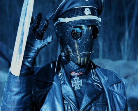 Karl Ruprecht Kroenen. One of the main reason's he's one of my favorites is basically because of his AWESOME, KICK-ASS name and his totally awesome blades. Hellboy Kroenen, Hellboy 2004, Hellboy Movie, Hellboy Art, Fallout Fan Art, Jj Abrams, Building Inspiration, Film Props, Halloween 3