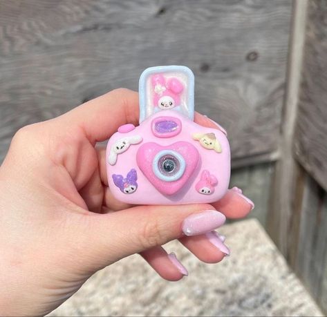 Diy Cute Stuff, Clay Crafts Kawaii, Kawaii Camera, Mini Clay, Miniature Clay, Clay Keychain, Photo Cute, Tanah Liat, Clay Diy Projects