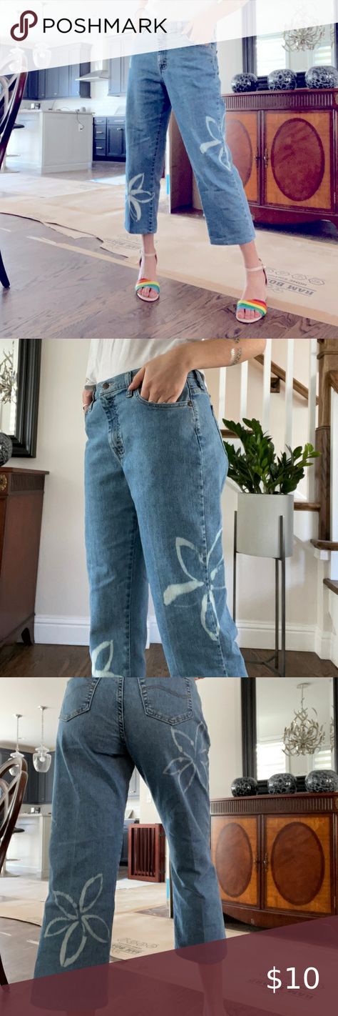 Bleached Flower Jeans 🌼 Bleach Jeans, Stone Washed Jeans, Flower Jeans, Jeans Ideas, Bleached Jeans, Lee Denim, Pink Jeans, Washed Jeans, Bleach