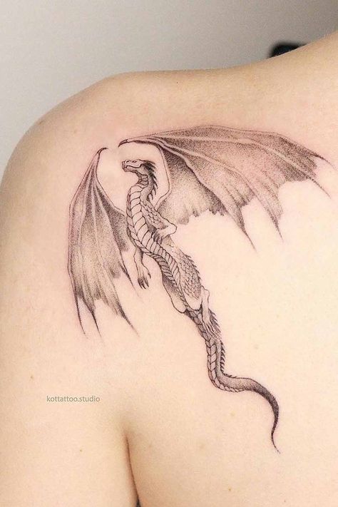 Tron Tattoo, Dragon Tattoo Shoulder, Piece Tattoo, Dragon Tattoo For Women, Pieces Tattoo, Gra O Tron, Full Sleeve Tattoos, Tattoo Inspo, Dragon Tattoo