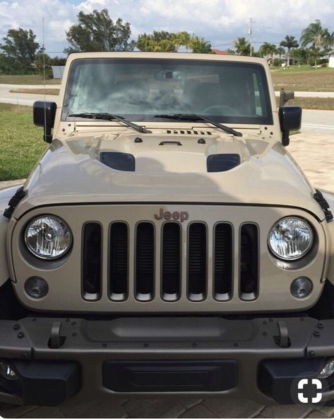 Tan Jeep Wrangler, Driving Games, Dream Cars Jeep, Offroad Jeep, Car Goals, Getaway Car, Jeep Lover, Jeep Commander, Jeep Wrangler Rubicon