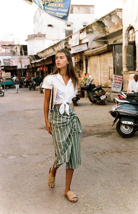 Cute Vacation Outfits, Bohol, Midi Skirts, Looks Chic, Inspiration Mode, Looks Style, Mode Inspiration, Vacation Outfits, Street Styles