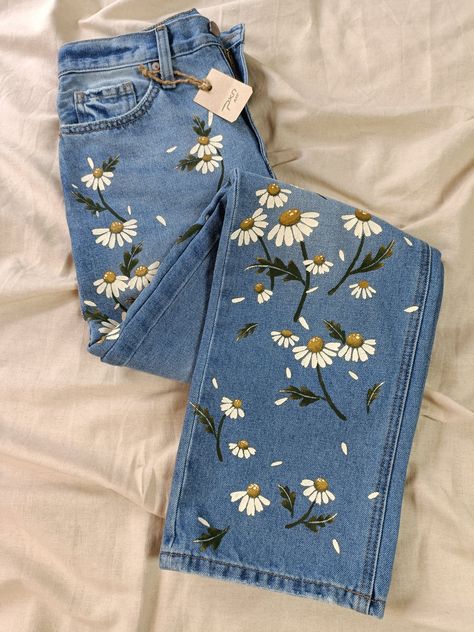 Sick Clothes, Painted Clothes Diy, Flower Pants, Dress Painting, Upcycle Clothes Diy, Denim Art, Downtown Outfits, Colour Painting, Western Dress