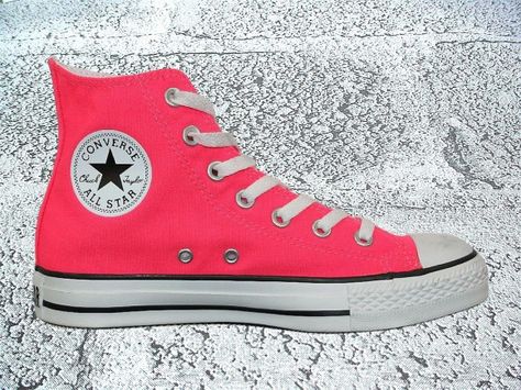 Neon Pink Converse Neon Pink Converse, Converse Winter Outfit, Neon Converse, Converse Winter, Converse Drawing, Pink Converse, Dream Shoes, Winter Outfit, Converse High Top Sneaker