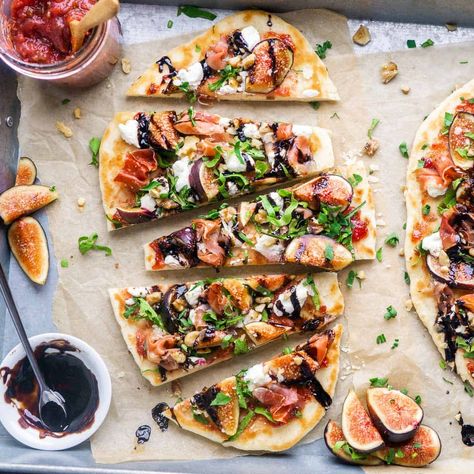 Fig and Prosciutto Flatbread Pizza is a mouth watering appetizer with fresh figs, prosciutto, and a few simple ingredients to wow your palate. It Flatbread Pizza With Fig Jam, Fig And Prosciutto Flatbread, Prosciutto And Fig Flatbread, Fig Jam Prosciutto Pizza, Prosciutto Flatbread, Fig Flatbread Pizza, Prosciutto Flatbread Pizza, Fig Flatbread, Flatbread Appetizers