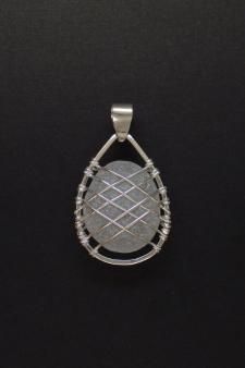 wire wrapped jewelry Ideas, Craft Ideas on wire wrapped jewelry Wire Wrapped Stone Jewelry, Wire Wrap Jewelry Designs, Wire Wrapped Jewelry Diy, Diy Jewelry Tutorials, Wire Wrapped Jewelry Tutorials, Bijoux Fil Aluminium, White Sea Glass, Wire Jewelry Tutorial, Wire Jewelry Designs