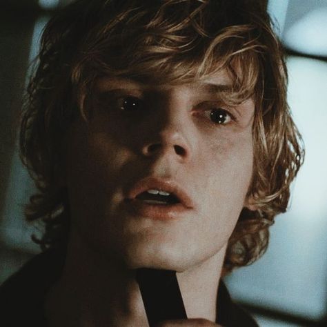 American Horror Story Season 1, Violet Harmon, Taissa Farmiga, Tate Langdon, Evan Peters, Aesthetic Style, Horror Story, American Horror, American Horror Story