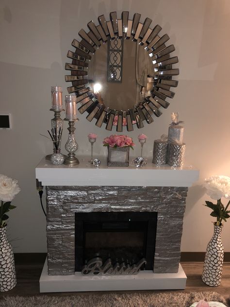 Glam Fireplace, Glam Fireplace Decor, Girl Apartment Decor, Shelf Decor Living Room, Elegant Living Room Decor, Work Office Decor, First Apartment Decorating, Glam Living Room, Glass Fireplace