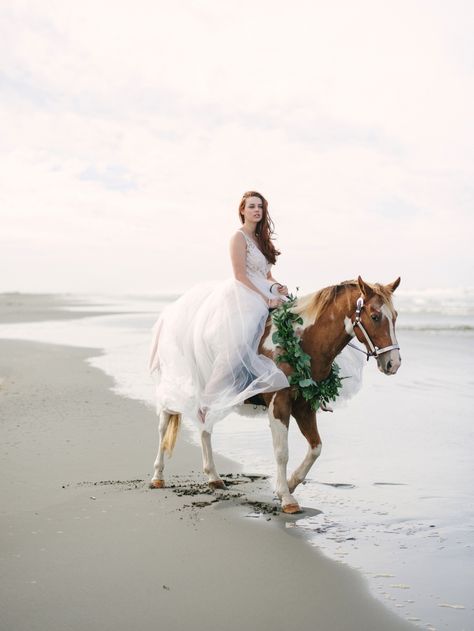 Fall Beach Wedding Inspiration | Seattle.  Bride on a horse! Horse garland by Florarama Modern Design. Blue Rose Photography.  Laineemeg Bridal.  Makeup and Hair- Yessie Libby.  Model- Madison Taylor. Planned/Styled Simply by Tamara Nicole. Ivory and Lace foot sandals. Fall Beach Wedding, Pacific Northwest Beach, Horse Photography Poses, Horse Wedding, Fall Beach, Beach Wedding Inspiration, Beach Bride, Rose Photography, Equine Photography