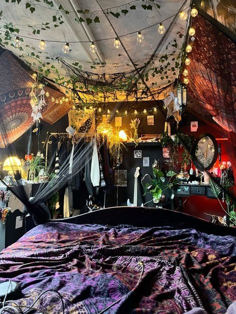 Hippy Room Inspiration, Goth Hippy Room, Canopy Bed Grunge, Hippy Goth Room, How To Make Your Room Grunge, Wimsey Goth Style Bedroom, Bedroom Ideas Alt, Room Ideas Witchy, Goth Hippie Room