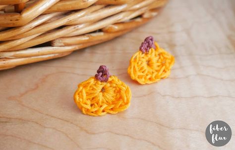 Fiber Flux: Pretty Little Pumpkin Earrings, Free Crochet Pattern + Video Easy Crochet Pumpkin, Fall Friends, Pumpkin Applique, Front Post Double Crochet, Crochet Pumpkin, Pumpkin Earrings, Pumpkin Colors, Easy Pumpkin, Dmc Floss