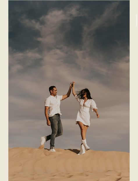 Imperial Sand Dunes, Wedding Photo Editing, Glamis Sand Dunes, Sand Dunes Photoshoot, Desert Photoshoot, Pre Wedding Photoshoot Outfit, Couple Engagement Pictures, Pre Wedding Photoshoot Outdoor, Pre Wedding Poses