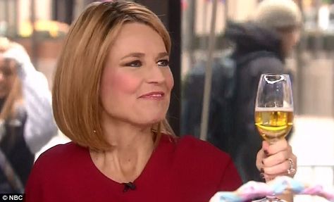 Today show host Savannah Guthrie announces she got MARRIED on ... Red Bob Haircut, Today Show Hosts, Lady Bob, Straight Bob Haircut, Savannah Guthrie, Wavy Bob Haircuts, Blonde Bob Hairstyles, Chin Length Bob, Medium Bob Hairstyles