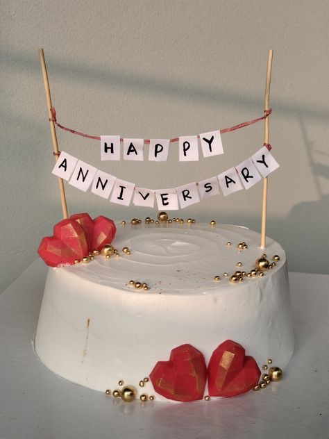 Aesthetic Cakes For Anniversary, Engagement Anniversary Cake Designs, Anniversary Cake Ideas Aesthetic, Wedding Anniversary Cake Aesthetic, Birthday For Husband Decoration, Anniversary Aesthetic Cake, 5 Anniversary Cake, Simple Anniversary Cake Small, Cute Anniversary Cake Ideas Simple