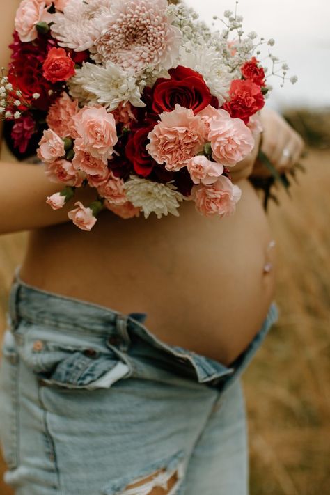 Maternity Photography Poses Outdoors, Maternity Photo Outfits, Maternity Photography Poses Pregnancy Pics, Maternity Photoshoot Poses, Maternity Photography Poses, Newborn Pictures, Pregnancy Shoot, Maternity Session, Maternity Pictures