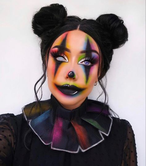 Rainbow Eyeliner, Maquillage Halloween Clown, Rainbow Clown, Clown Aesthetic, Creepy Clown Makeup, Cute Clown Makeup, Halloween Makeup Clown, Halloweenský Makeup, Scary Clown Makeup